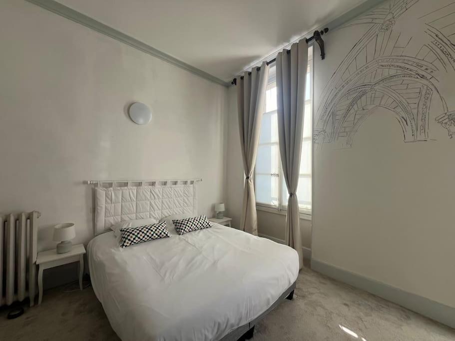 La Demeure De Margot - 24 Couchages Villa Villeneuve-sur-Yonne ภายนอก รูปภาพ