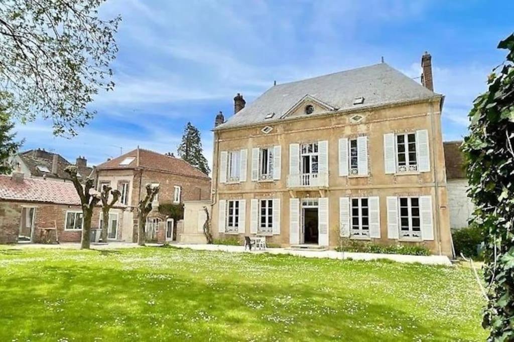La Demeure De Margot - 24 Couchages Villa Villeneuve-sur-Yonne ภายนอก รูปภาพ