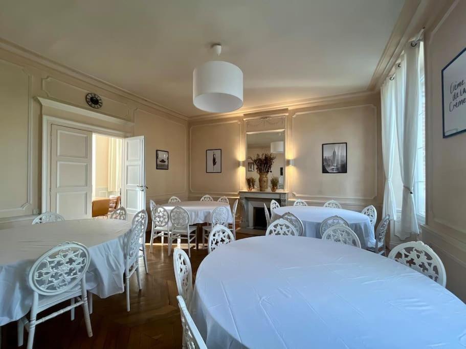 La Demeure De Margot - 24 Couchages Villa Villeneuve-sur-Yonne ภายนอก รูปภาพ