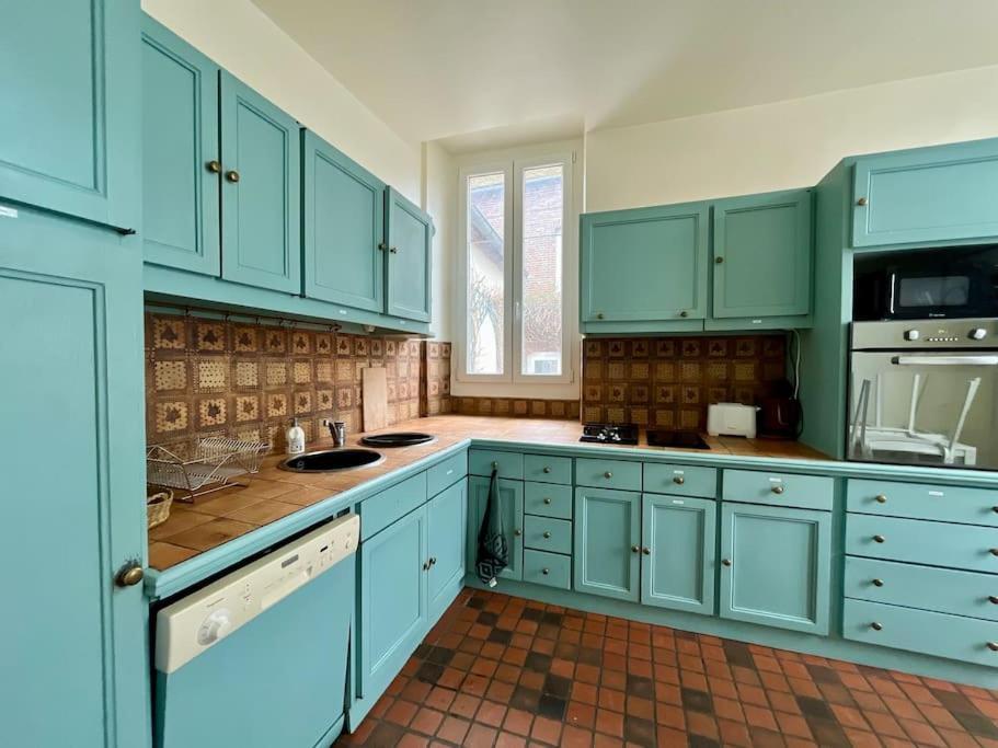 La Demeure De Margot - 24 Couchages Villa Villeneuve-sur-Yonne ภายนอก รูปภาพ