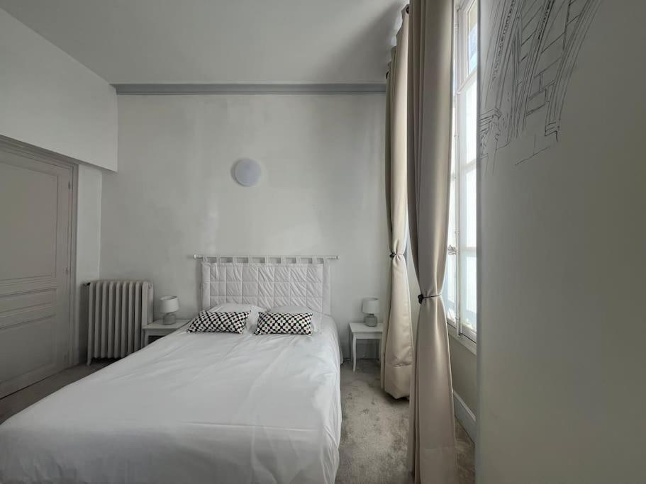 La Demeure De Margot - 24 Couchages Villa Villeneuve-sur-Yonne ภายนอก รูปภาพ