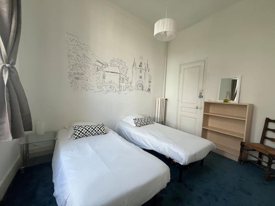 La Demeure De Margot - 24 Couchages Villa Villeneuve-sur-Yonne ภายนอก รูปภาพ