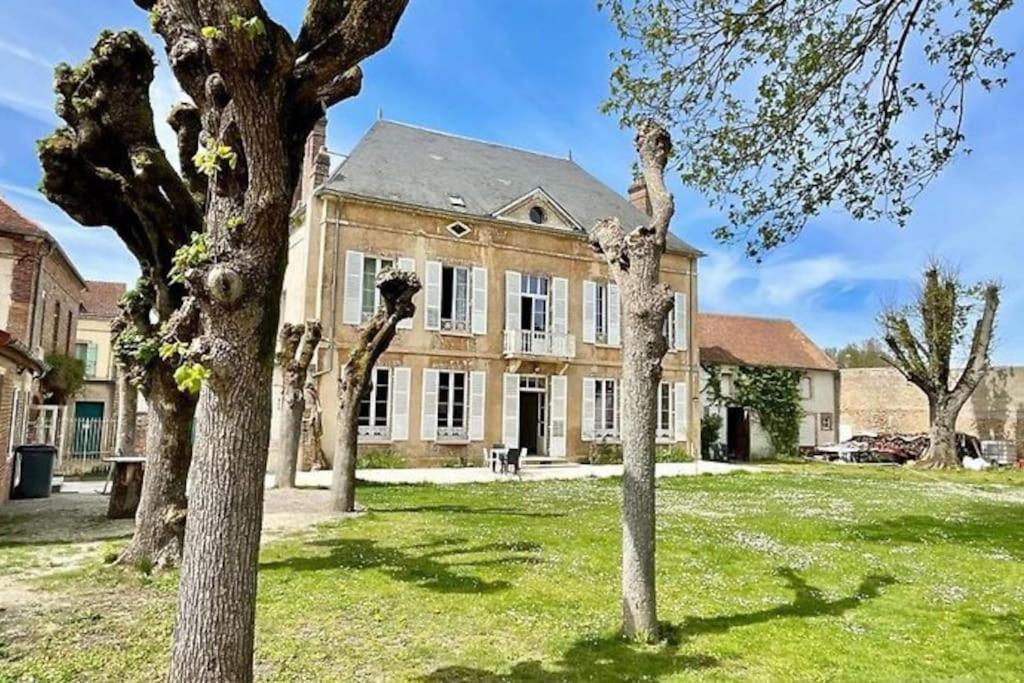 La Demeure De Margot - 24 Couchages Villa Villeneuve-sur-Yonne ภายนอก รูปภาพ